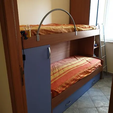 Seventh House Nyaraló